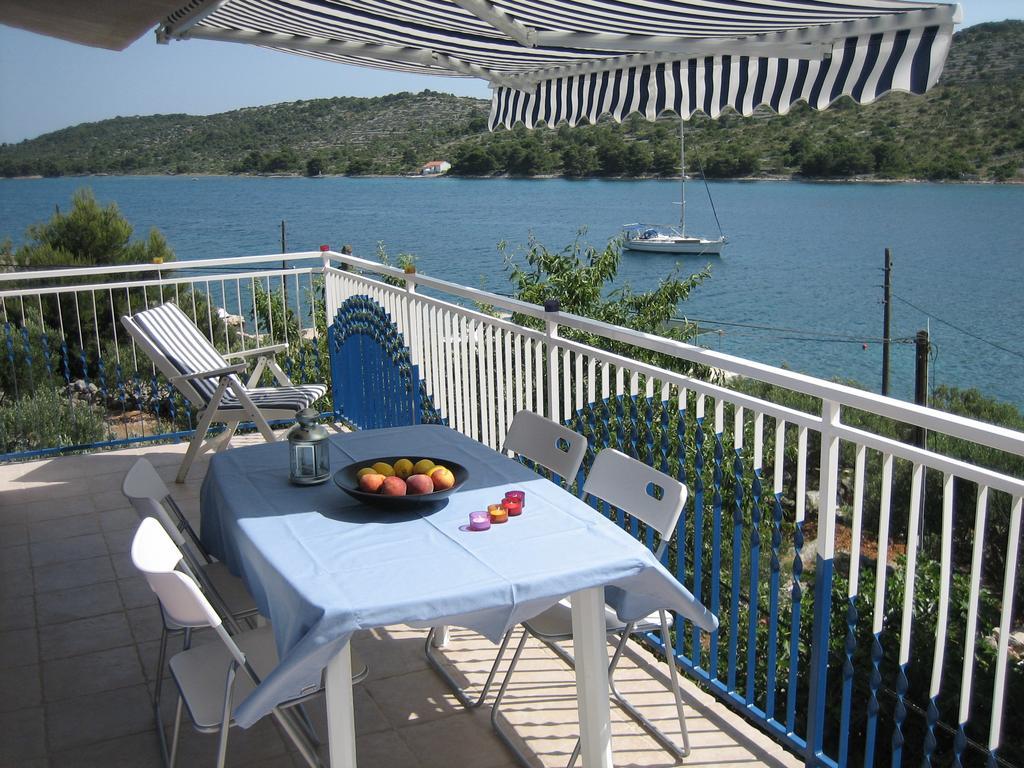 Apartments Mediterraneo Kaprije Exterior foto